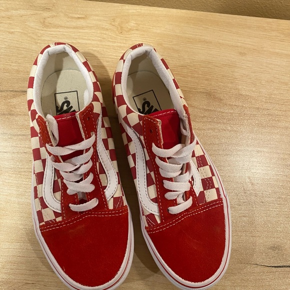 VANS OFF THE WALL red and white checkered like new! US men’s 4 US women’s 5.5 - Picture 2 of 8